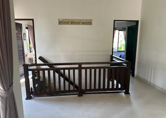Hostal Vamana House Bringkit